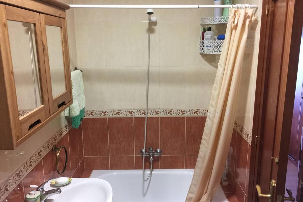 Chalet En El Alto De La Hayuela-Udias المظهر الخارجي الصورة